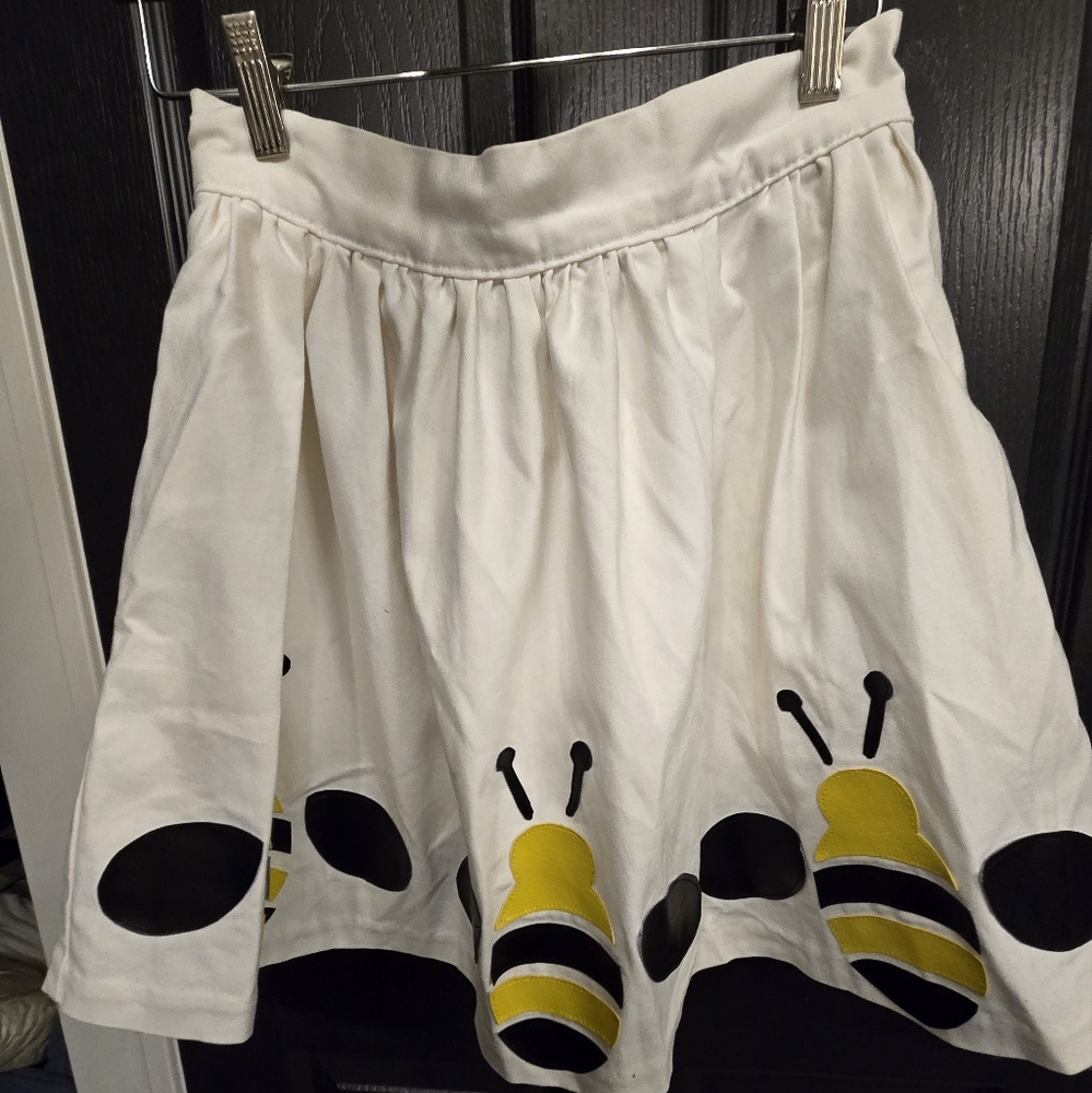 Bumblebee skirt
